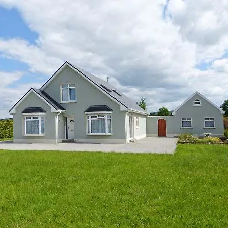 Nyaraló Margaret's House Limerick Junction